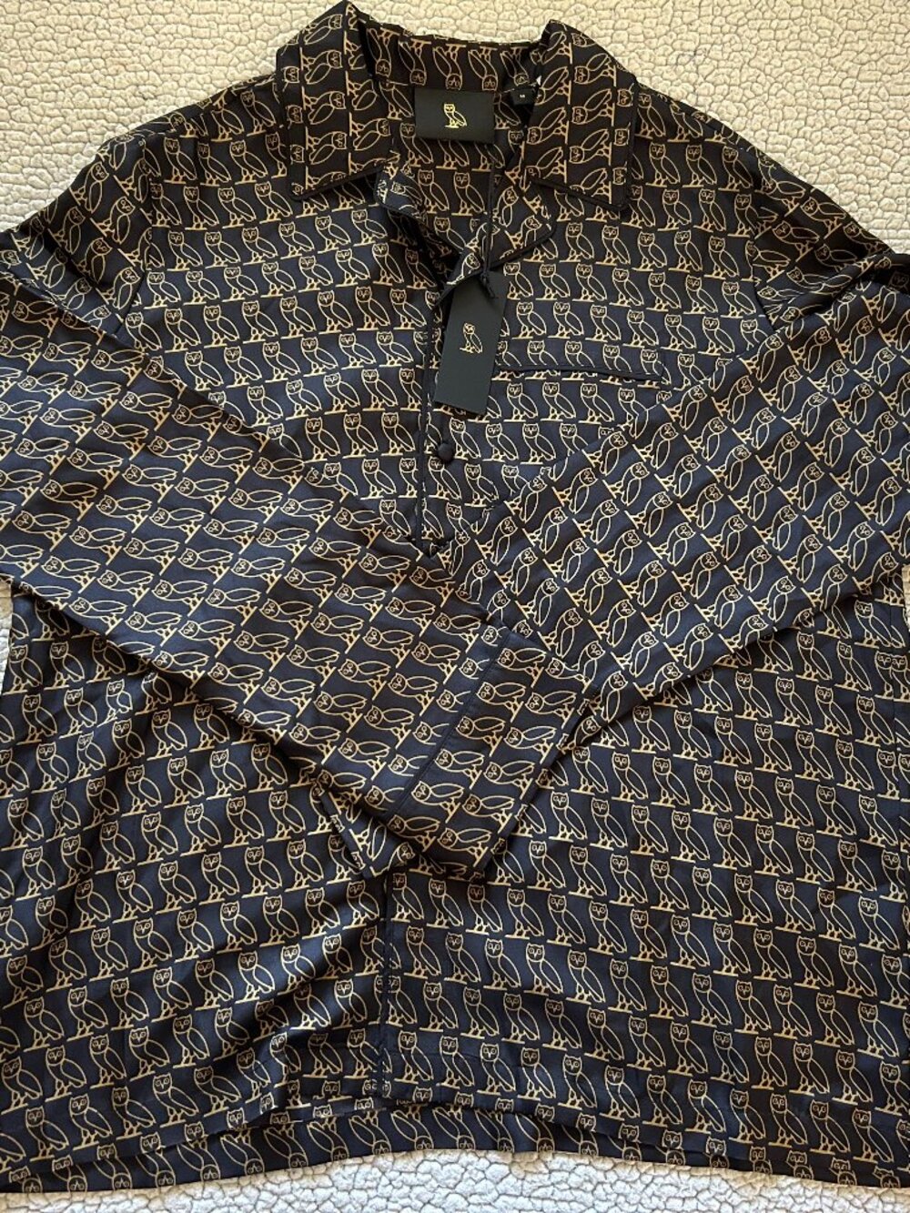 Octobers Very Own Men's Brown and Black Pajamas Top